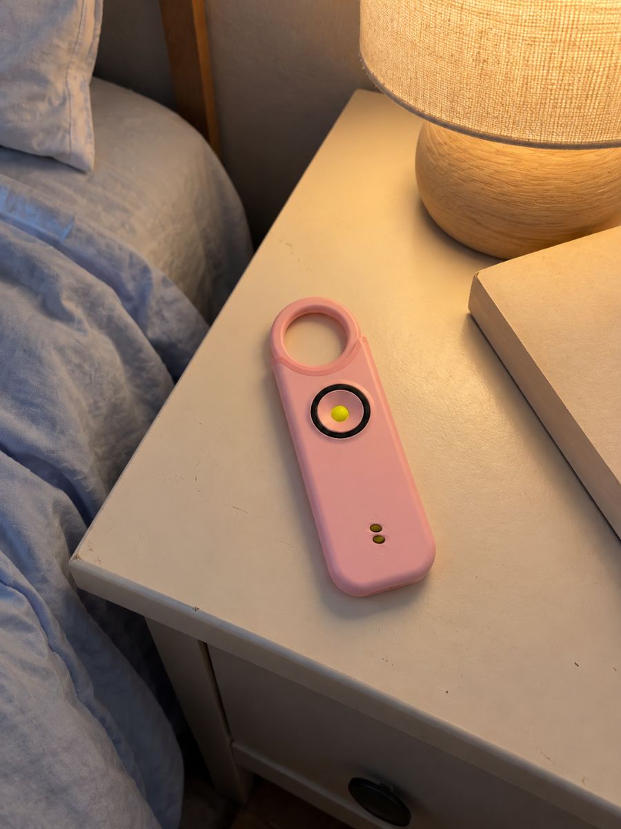 Ayşe N. müşteri fotoğrafı, Pembe Saveria Alarm